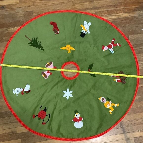 Vintage Unique Handmade Christmas Tree Skirt Felt Holiday Appliques Kitschy - Picture 3 of 17